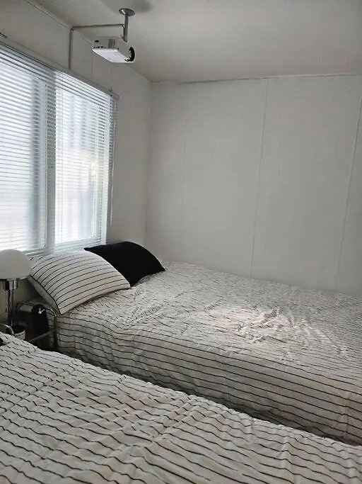 Hongik University Station 10 Minutes Walking Distance 3 Queen Beds For 6 People Seul Daire