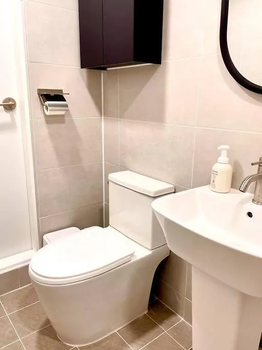 Hongik University Station 10 Minutes Walking Distance 3 Queen Beds For 6 People Seul Daire